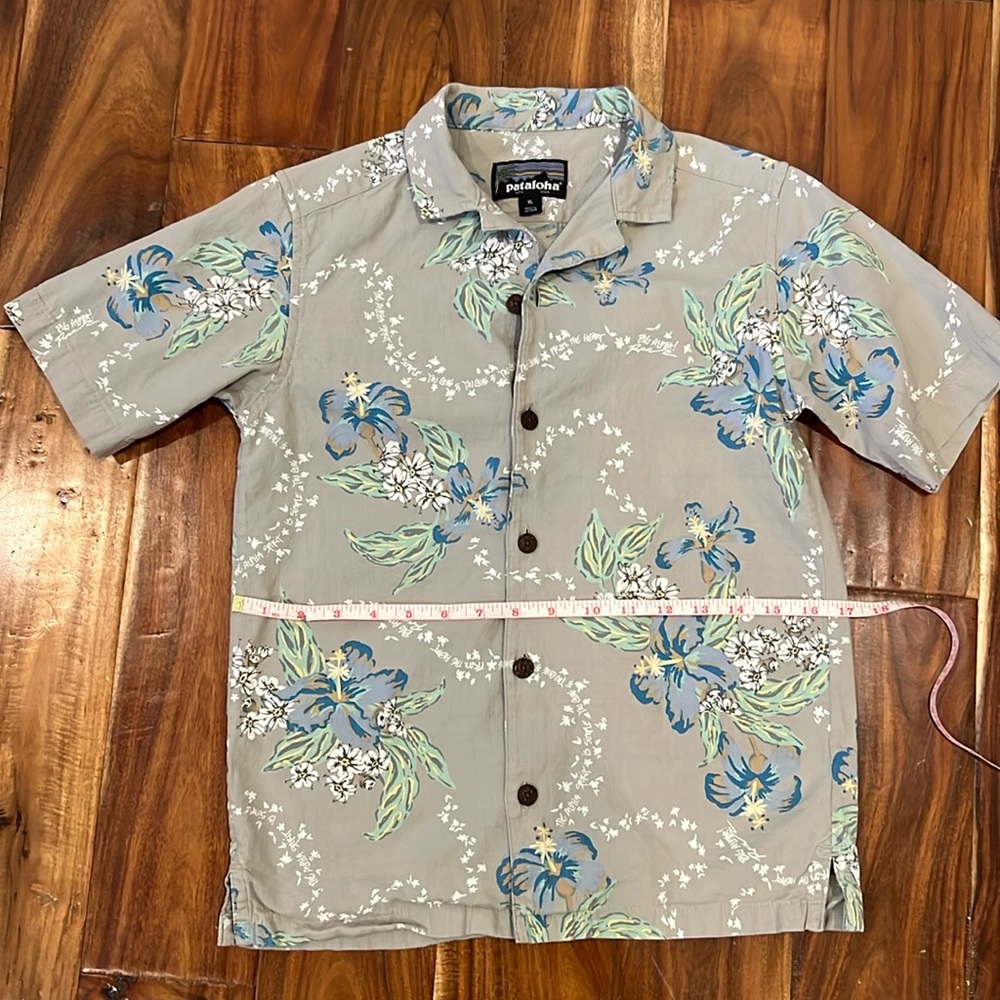 Kids XL button front Hawaiian shirt, EUC